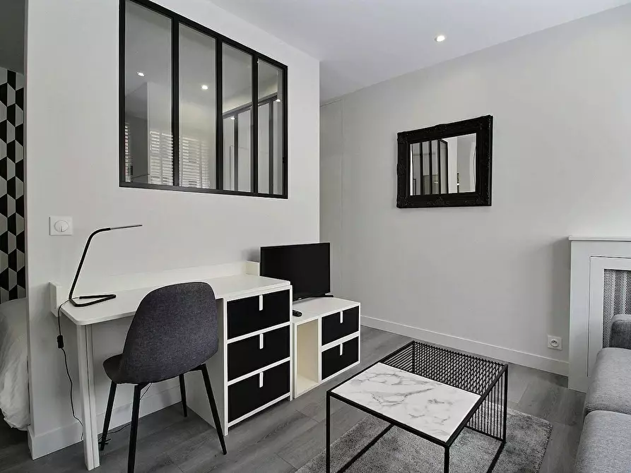 Immagine 5 di Appartamento in affitto  in Avenue Montaigne a Paris 08