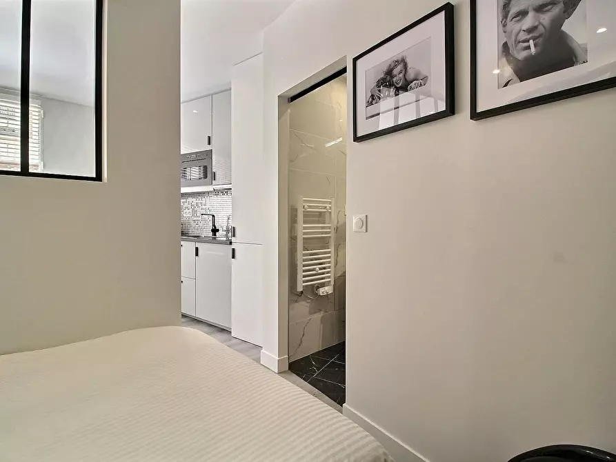 Immagine 9 di Appartamento in affitto  in Avenue Montaigne a Paris 08