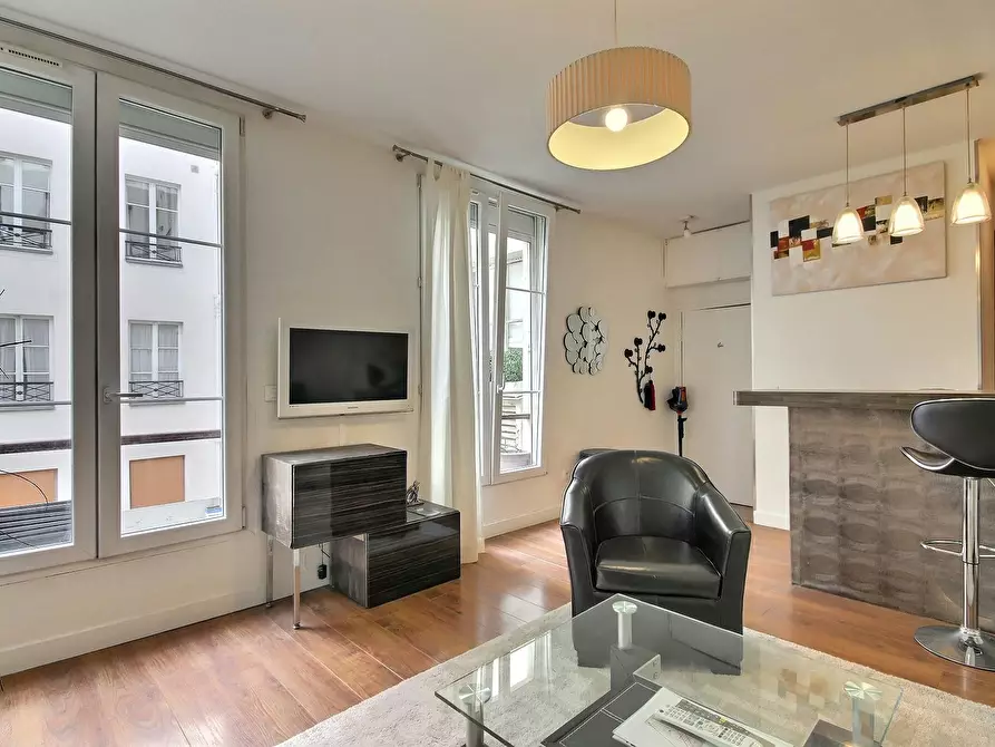 Immagine 5 di Appartamento in affitto  in Rue de Varenne a Paris 07