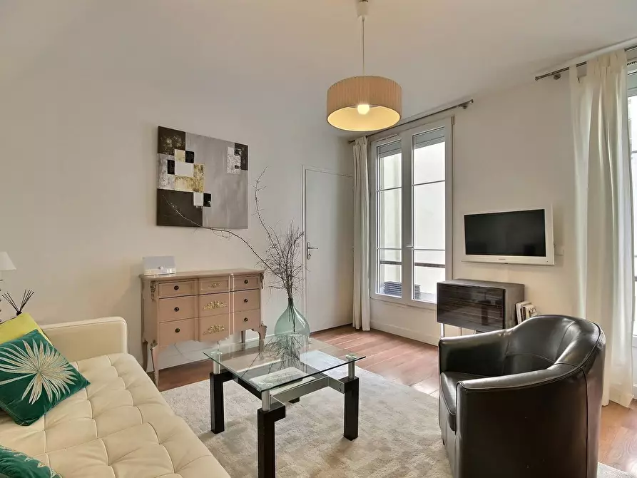 Immagine 4 di Appartamento in affitto  in Rue de Varenne a Paris 07