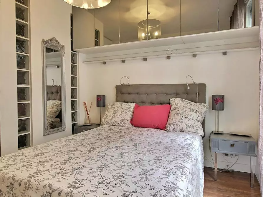 Immagine 1 di Appartamento in affitto  in Rue de Varenne a Paris 07
