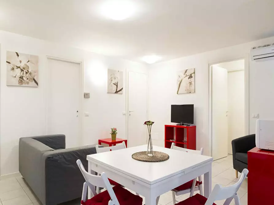 Immagine 10 di Camera in affitto  in Largo Cavalieri di Malta a Milano