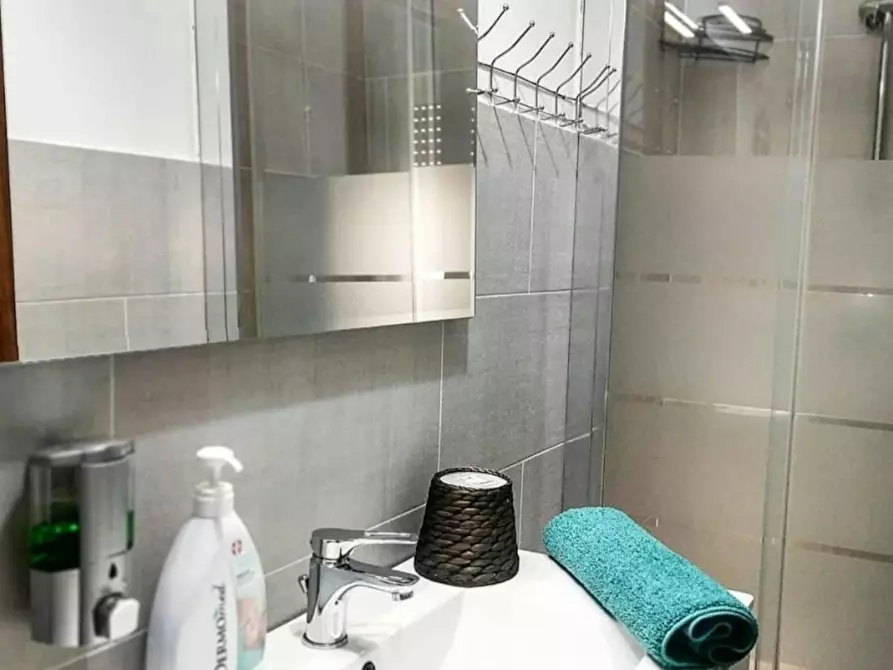 Immagine 9 di Camera in affitto  in Via degli Storni a Roma