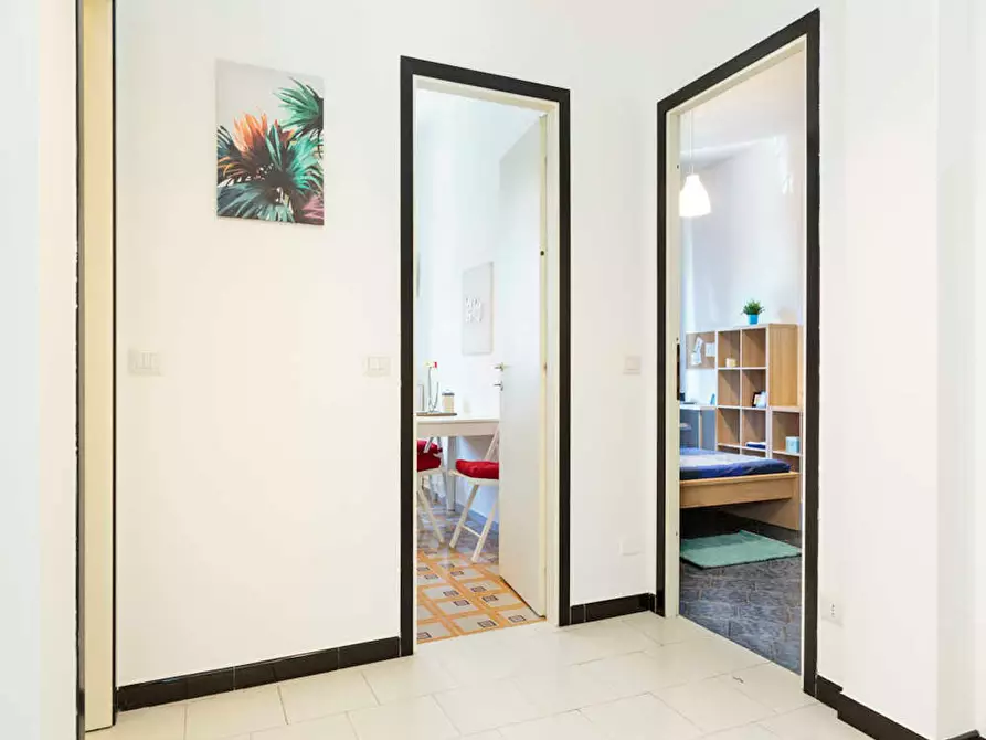 Immagine 10 di Camera in affitto  in Via Garegnano a Milano