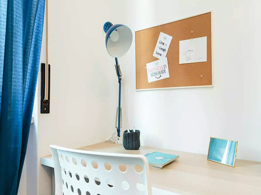 Immagine 6 di Camera in affitto  in Via Garegnano a Milano