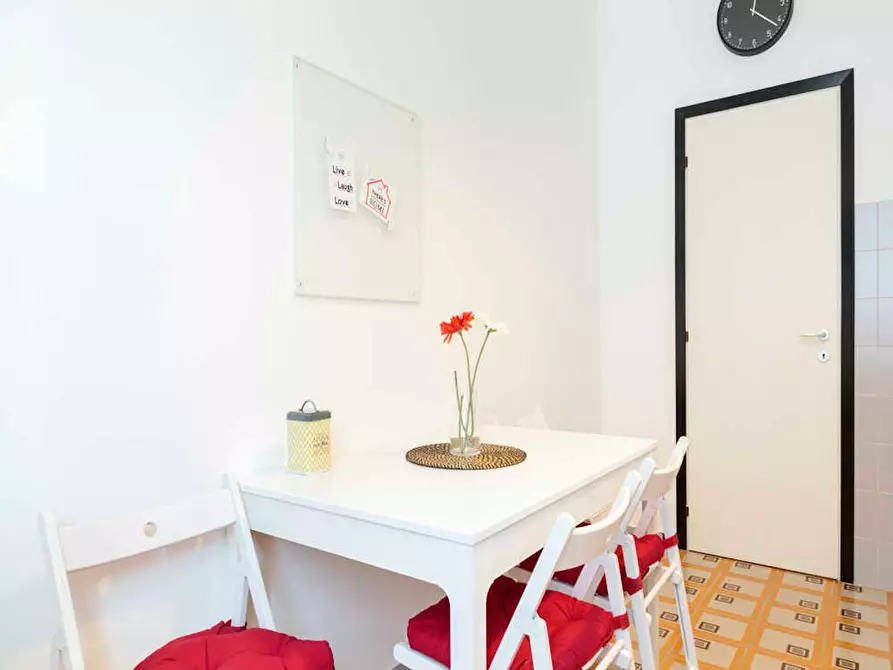 Immagine 10 di Camera in affitto  in Via Garegnano a Milano