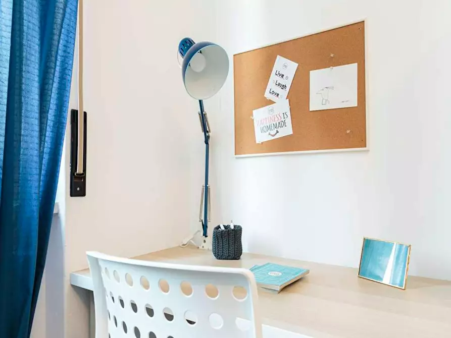 Immagine 8 di Camera in affitto  in Via Garegnano a Milano