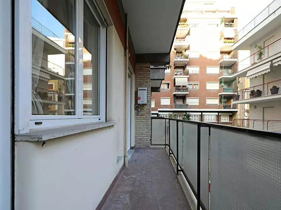 Immagine 6 di Camera in affitto  in Via Homs a Roma