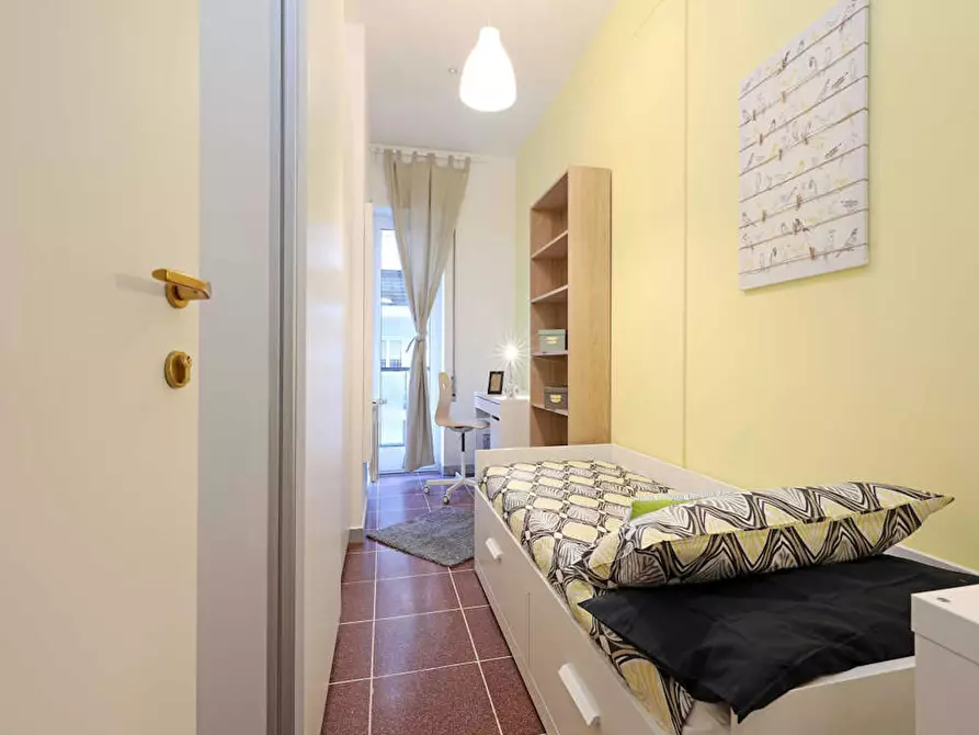 Immagine 4 di Camera in affitto  in Via Homs a Roma