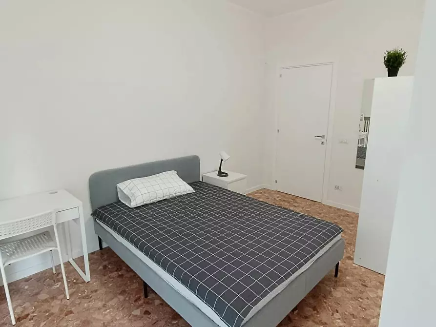 Immagine 2 di Camera in affitto  in Via Gian Giuseppe Carulli a Bari