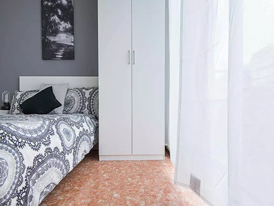 Immagine 3 di Camera in affitto  in Viale Emilio Caldara a Milano