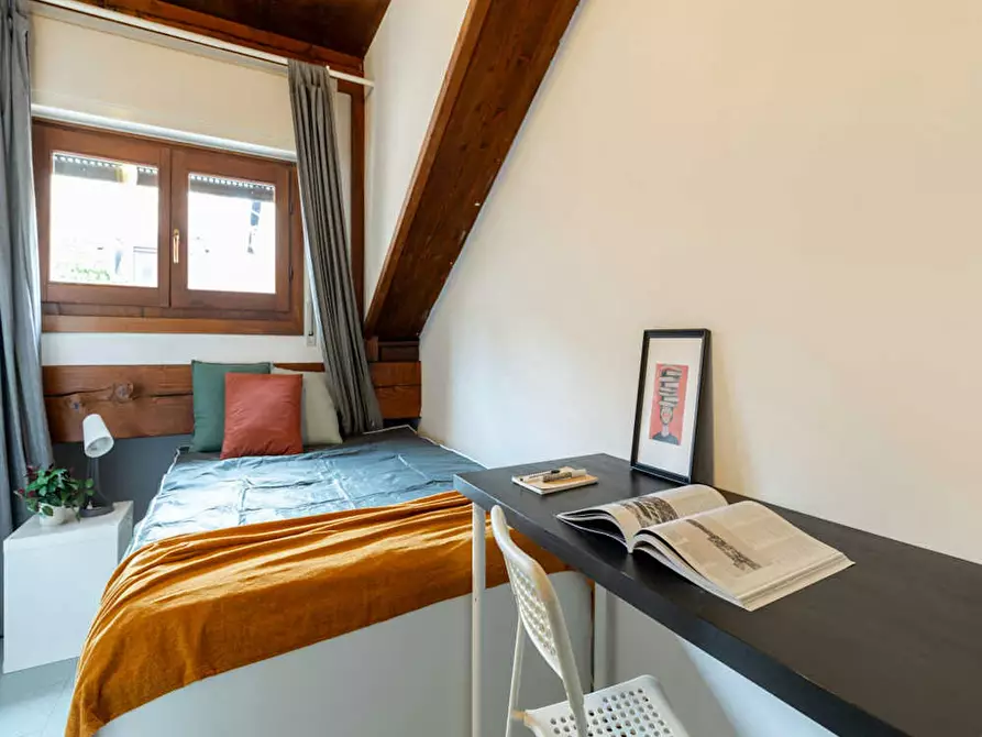 Immagine 4 di Camera in affitto  in Via Jacopo della Quercia a Milano