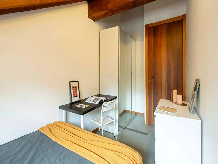 Immagine 6 di Camera in affitto  in Via Jacopo della Quercia a Milano