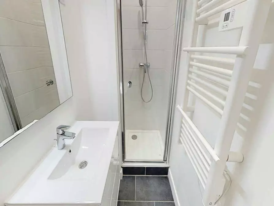 Immagine 10 di Camera in affitto  in Rue de Brigode a Lille