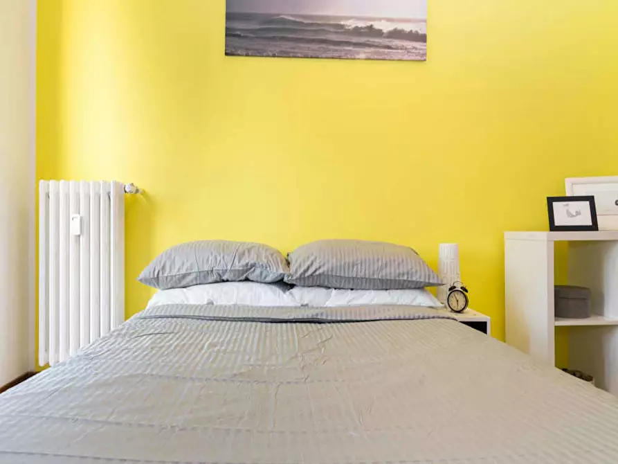 Immagine 1 di Camera in affitto  in Via delle Acacie a Buccinasco