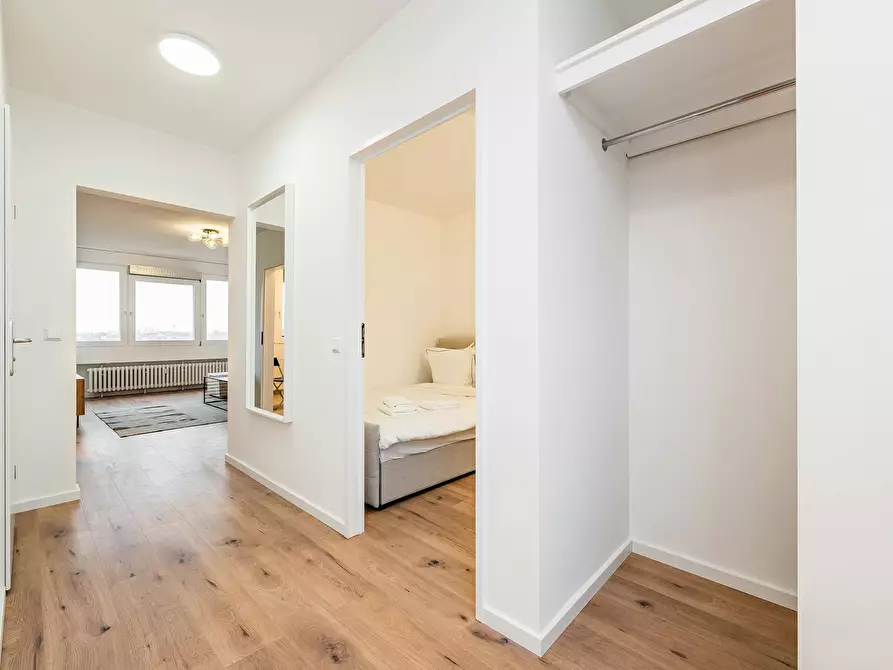 Immagine 2 di Appartamento in affitto  in Mehringplatz a Berlin Kreuzberg