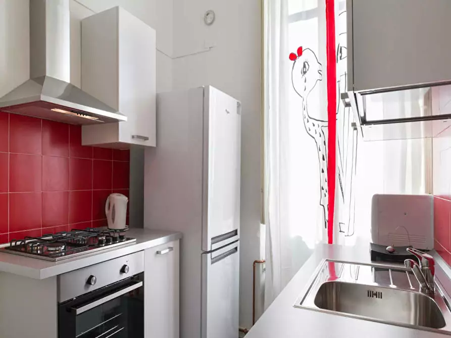 Immagine 10 di Camera in affitto  in Via Gustavo Modena a Milano