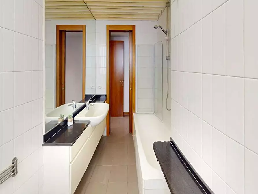 Immagine 10 di Camera in affitto  in Via Copernico a Milano