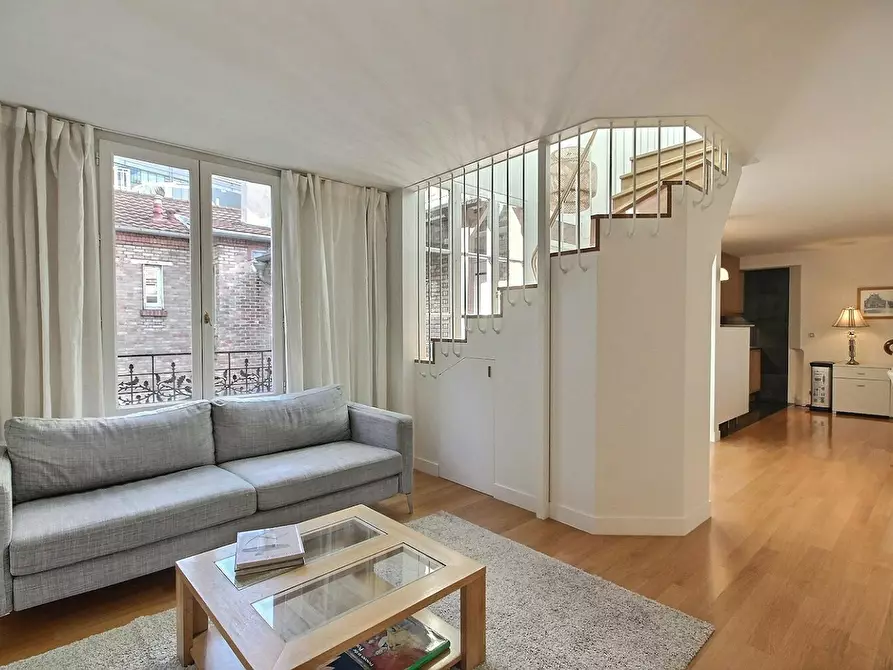 Immagine 1 di Appartamento in affitto  in Rue des Poissonniers a Neuilly-sur-Seine