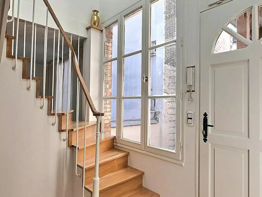 Immagine 4 di Appartamento in affitto  in Rue des Poissonniers a Neuilly-sur-Seine