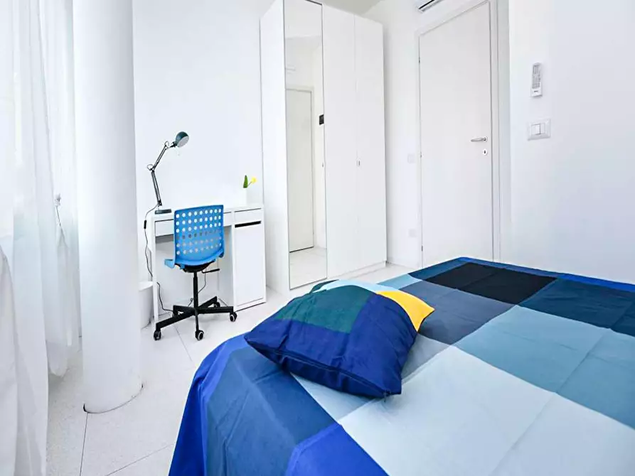 Immagine 1 di Camera in affitto  in Via Carlo Imbonati a Milano