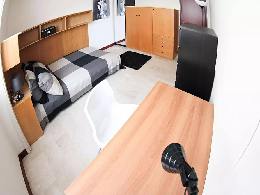 Immagine 2 di Camera in affitto  in Via Angelo de Vincenti a Milano