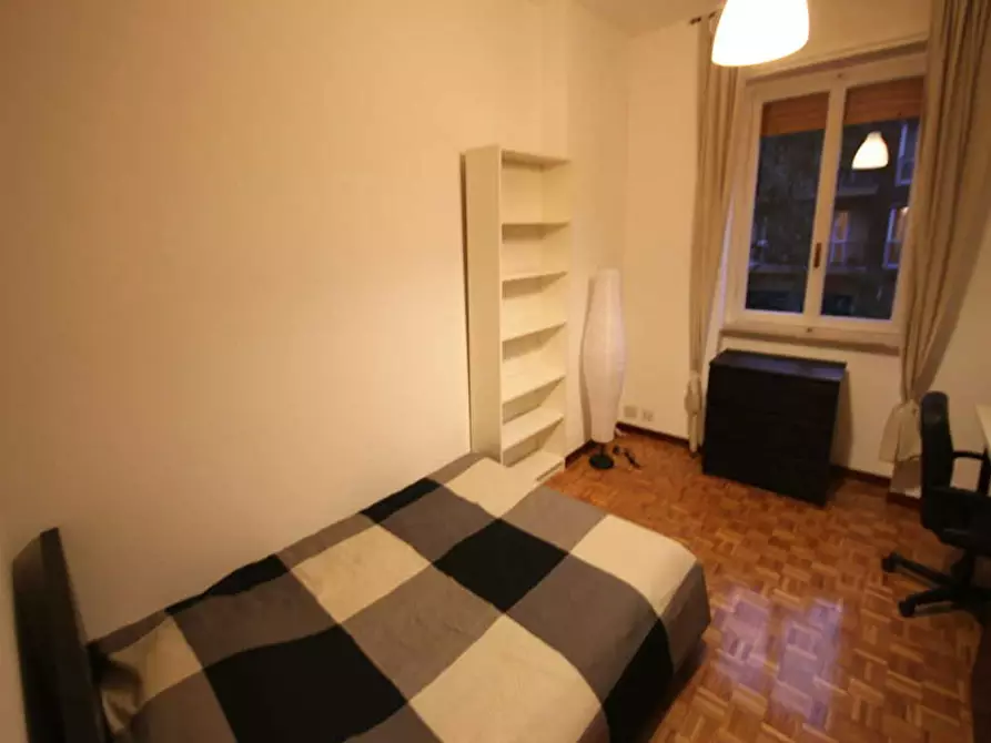 Immagine 1 di Camera in affitto  in Via Emilio de Marchi a Milano