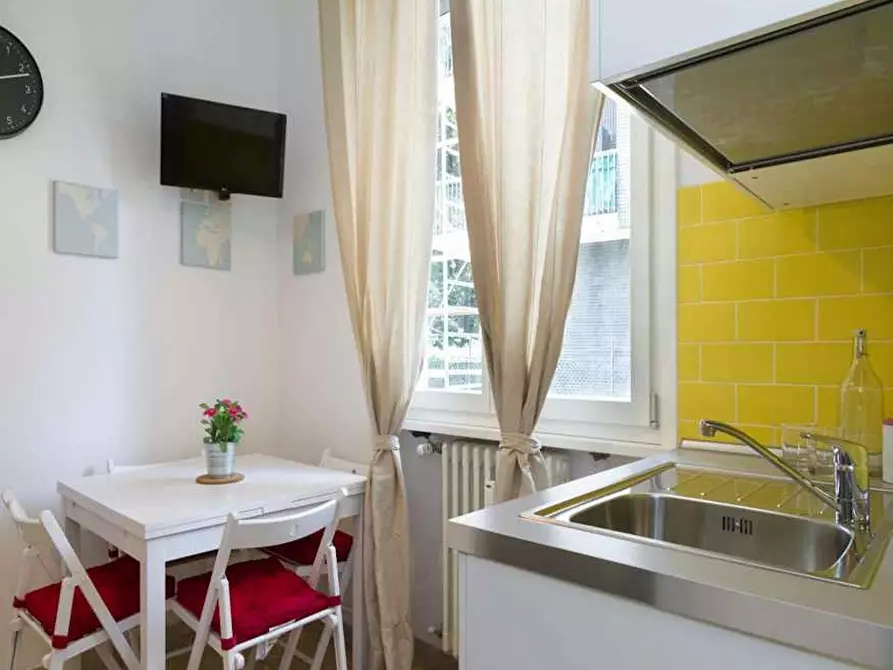 Immagine 10 di Camera in affitto  in Via Lepanto a Milano