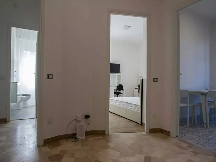 Immagine 10 di Camera in affitto  in Viale San Gimignano a Milano