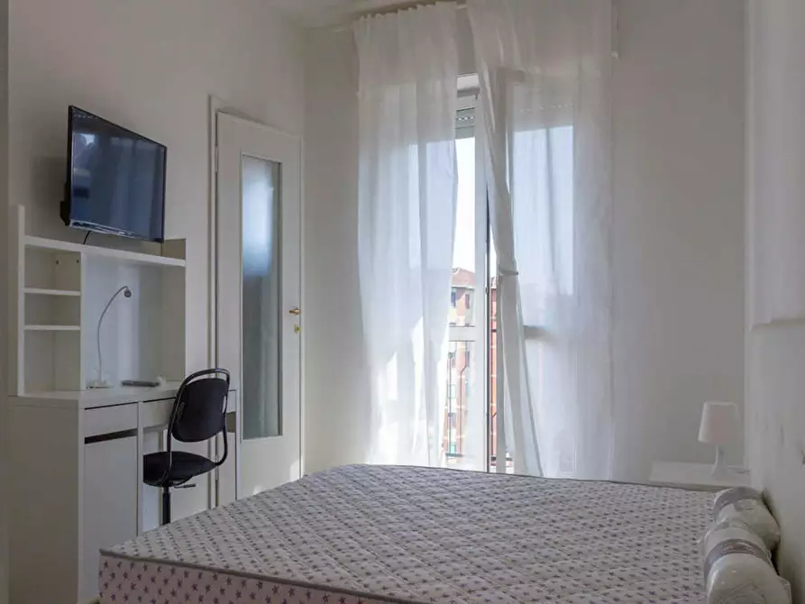 Immagine 7 di Camera in affitto  in Viale San Gimignano a Milano