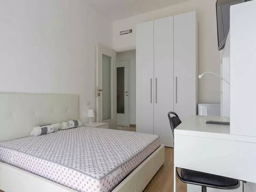 Immagine 3 di Camera in affitto  in Viale San Gimignano a Milano