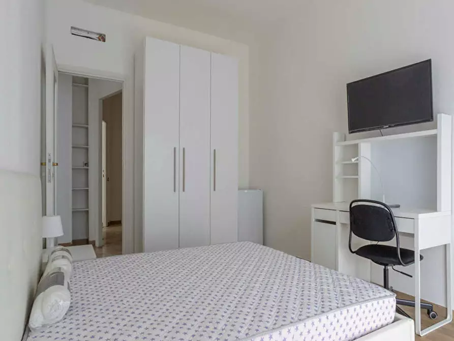 Immagine 4 di Camera in affitto  in Viale San Gimignano a Milano