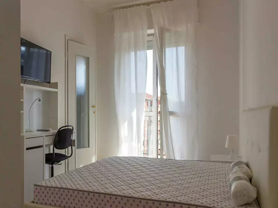 Immagine 5 di Camera in affitto  in Viale San Gimignano a Milano
