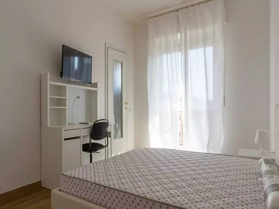 Immagine 8 di Camera in affitto  in Viale San Gimignano a Milano