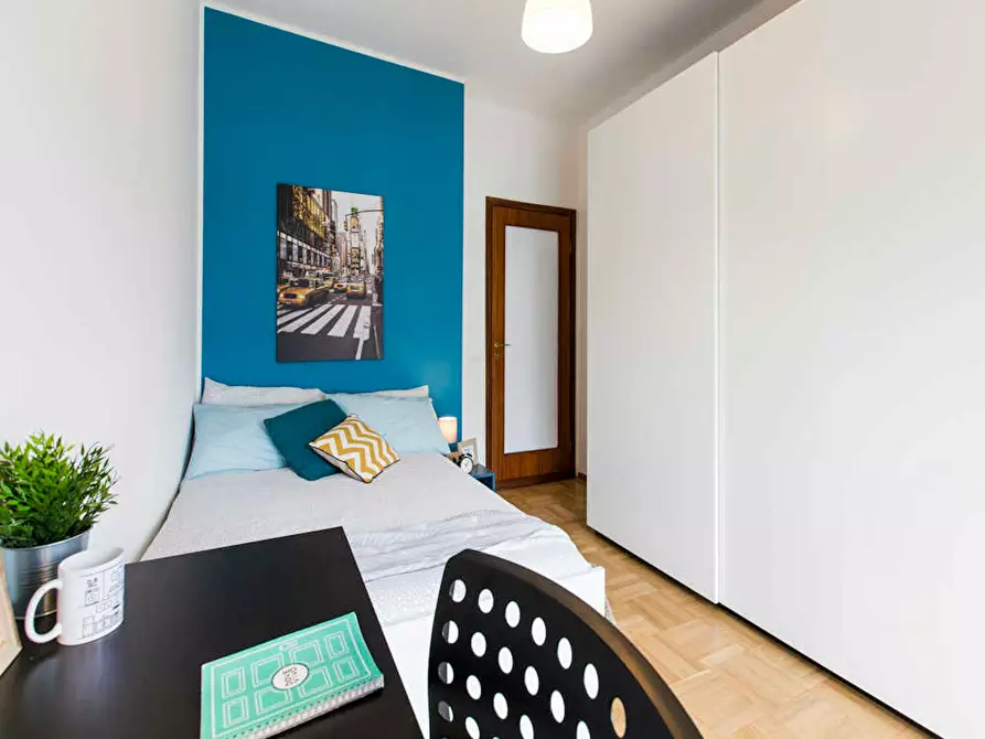 Immagine 4 di Camera in affitto  in Via Gianni Caproni a Milano