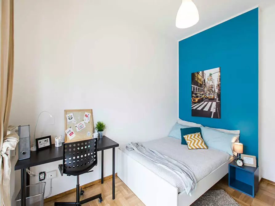 Immagine 3 di Camera in affitto  in Via Gianni Caproni a Milano