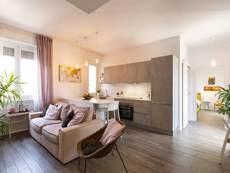 Immagine 1 di Appartamento in affitto  in Via Val Maggia a Milano