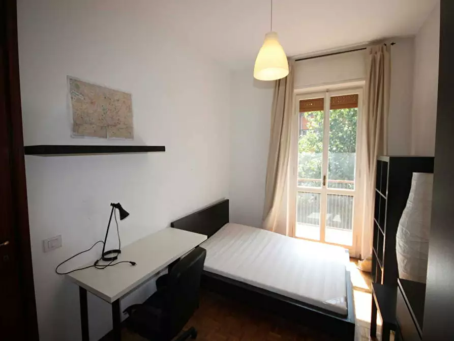 Immagine 4 di Camera in affitto  in Via Emilio de Marchi a Milano