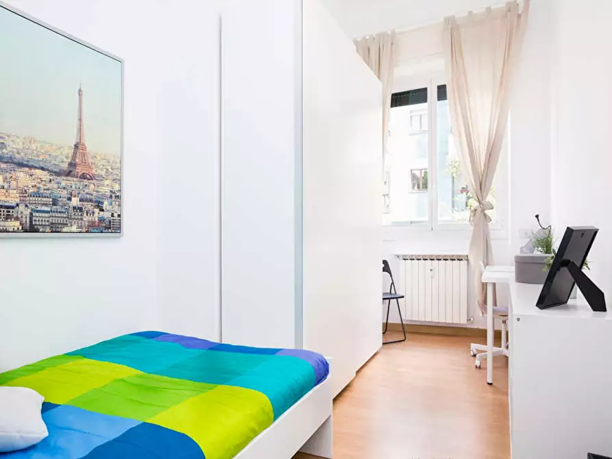 Immagine 1 di Camera in affitto  in Via Legnone a Milano