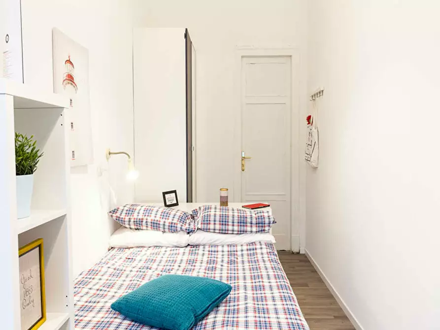 Immagine 1 di Camera in affitto  in Via Paolo Bassi a Milano