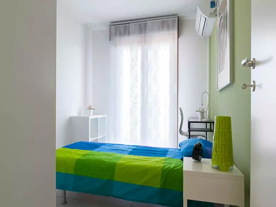 Immagine 1 di Camera in affitto  in Largo Cavalieri di Malta a Milano