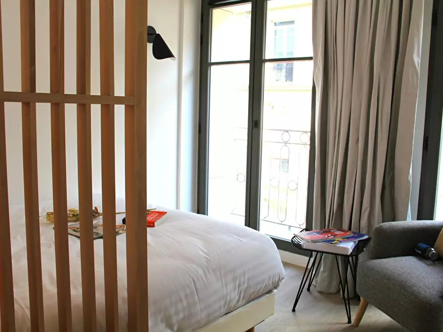 Immagine 2 di Appartamento in affitto  in Rue Washington a Paris 08
