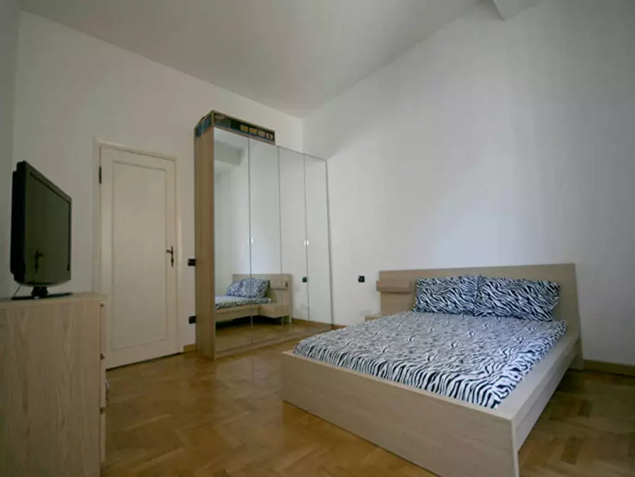 Immagine 1 di Camera in affitto  in Viale Vittorio Veneto a Milano