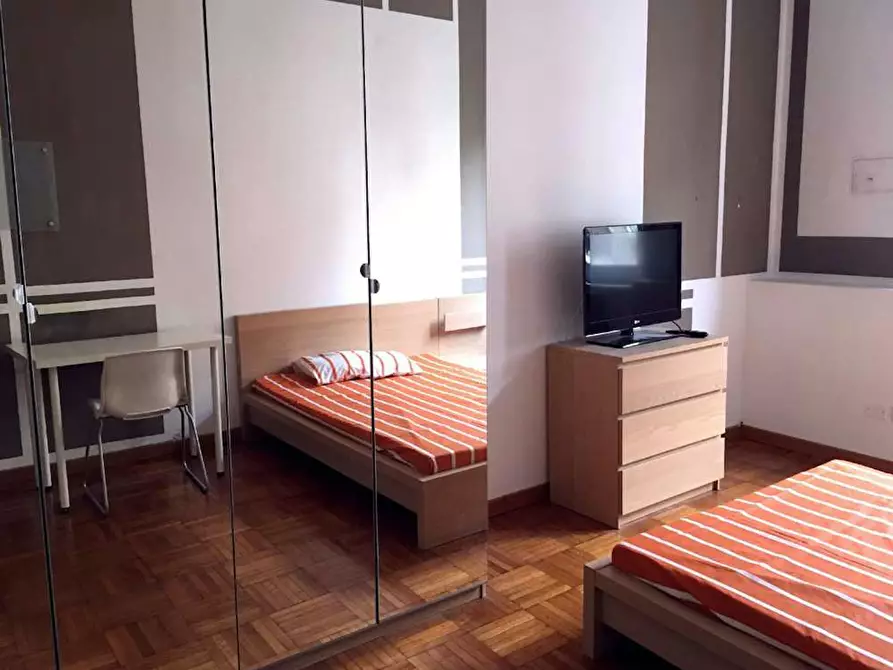 Immagine 1 di Camera in affitto  in Via Giulio e Corrado Venini a Milano