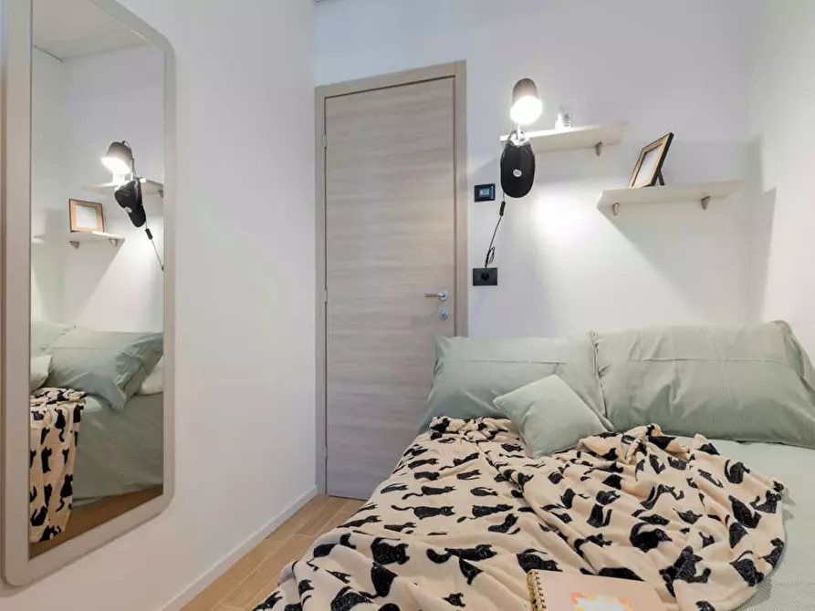 Immagine 4 di Camera in affitto  in Via Padova a Torino