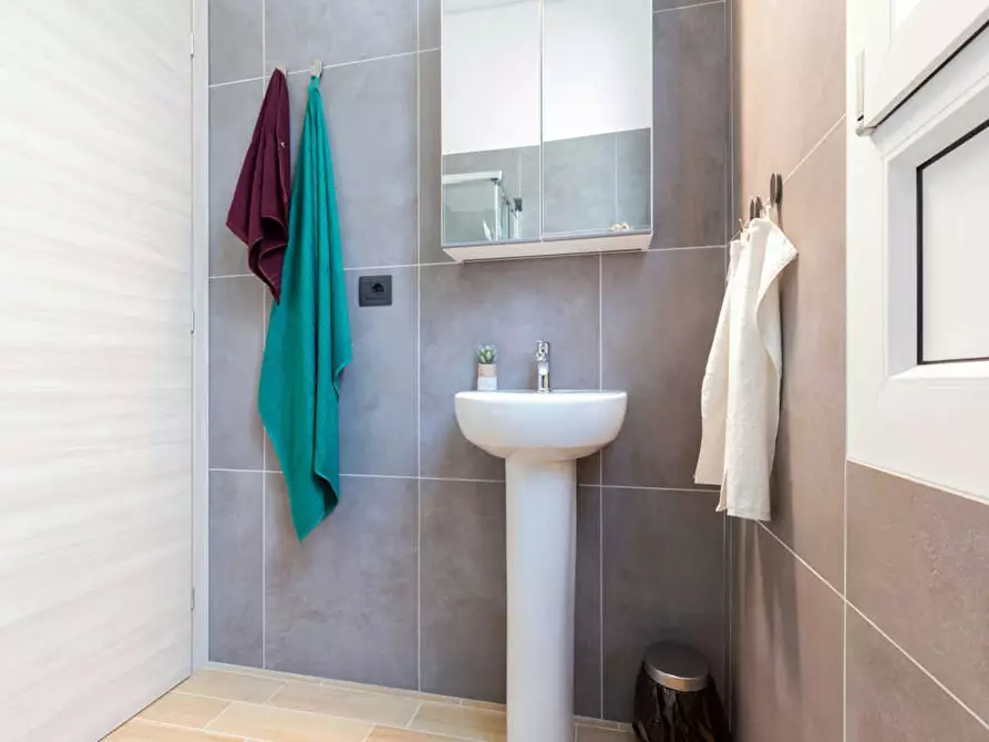 Immagine 9 di Camera in affitto  in Via Padova a Torino