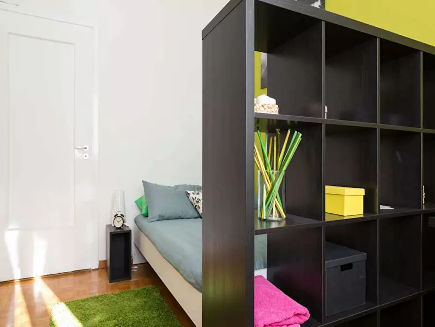 Immagine 3 di Camera in affitto  in Via delle Acacie a Buccinasco