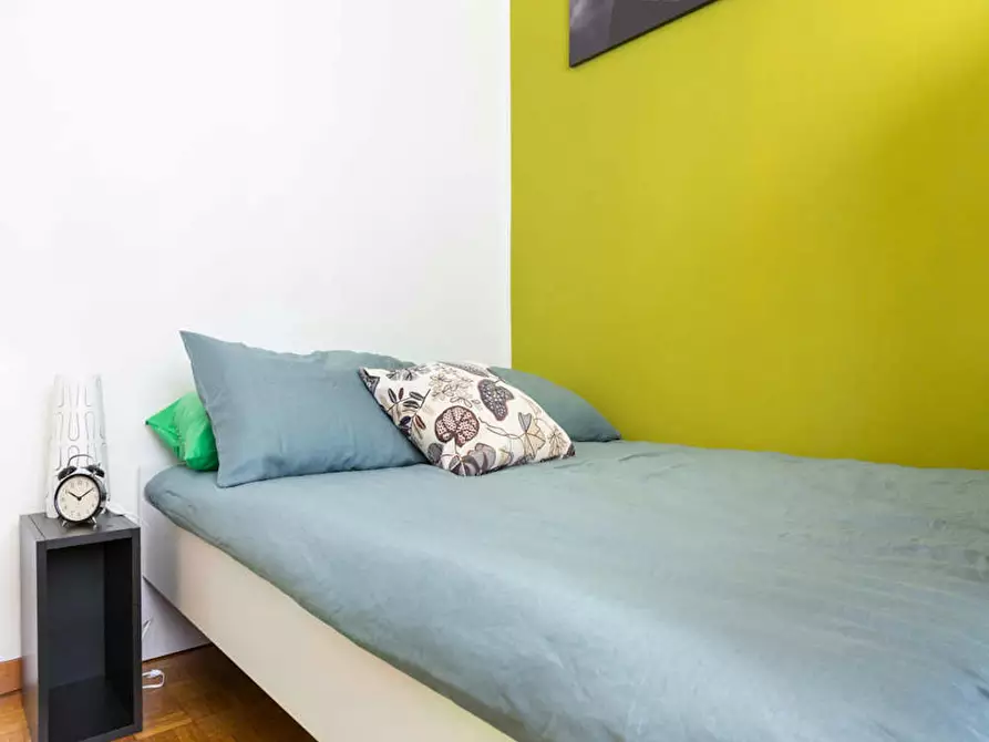 Immagine 1 di Camera in affitto  in Via delle Acacie a Buccinasco