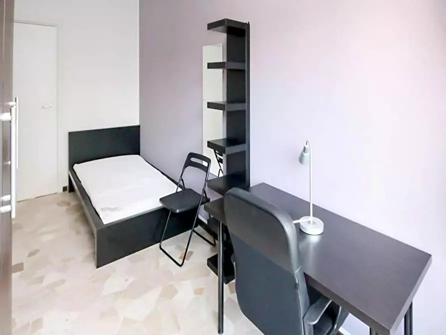 Immagine 1 di Camera in affitto  in Via Raffaello Bertieri a Milano