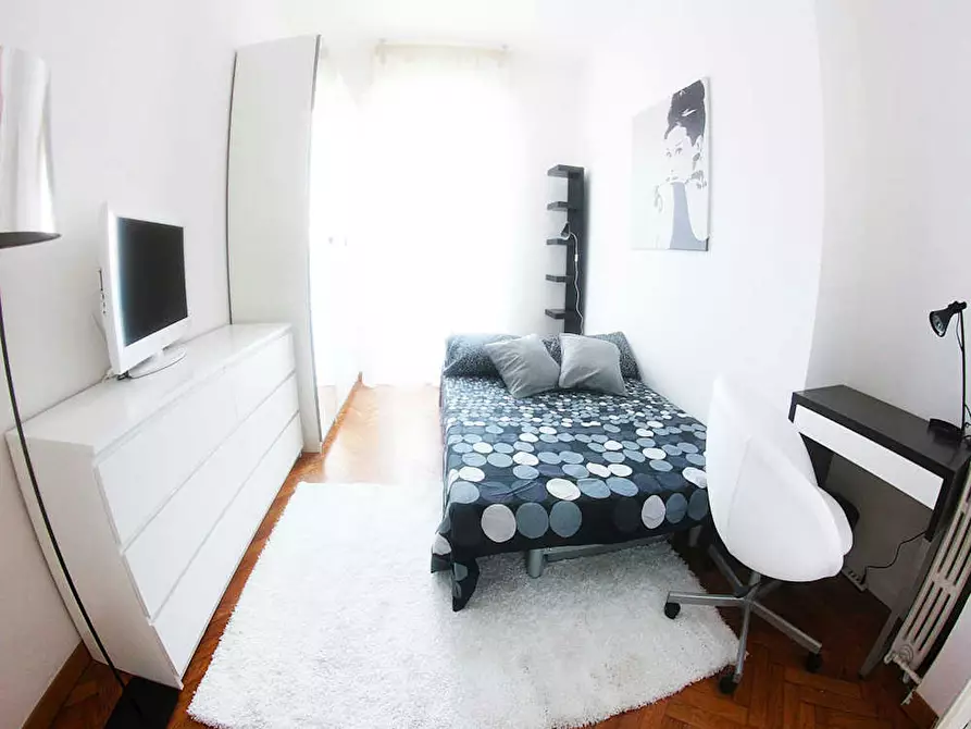 Immagine 1 di Camera in affitto  in Via Felice Casati a Milano